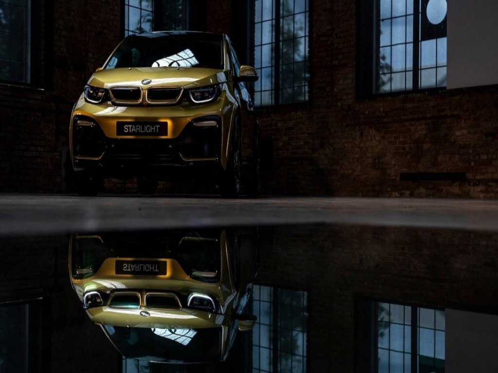 BMW i8 que reluz… é ouro